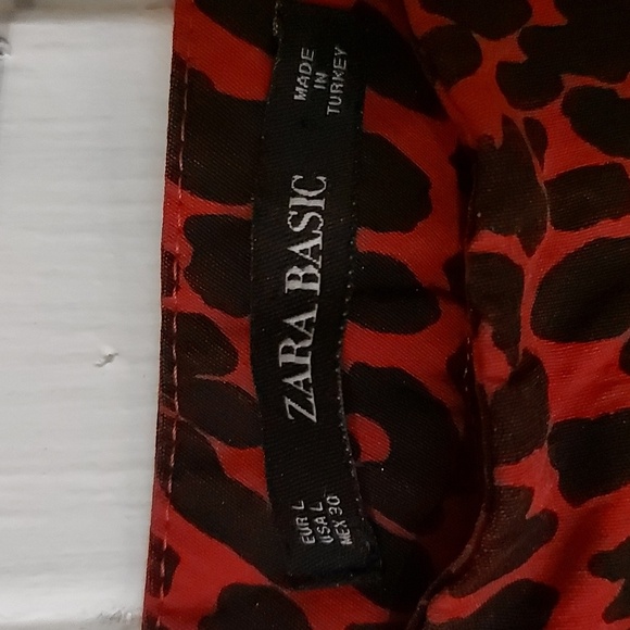 Zara Red and Black Leopard Print Pants/ NWOT/Stretchy/Sz L/Metal Side Zipper - Picture 4 of 7